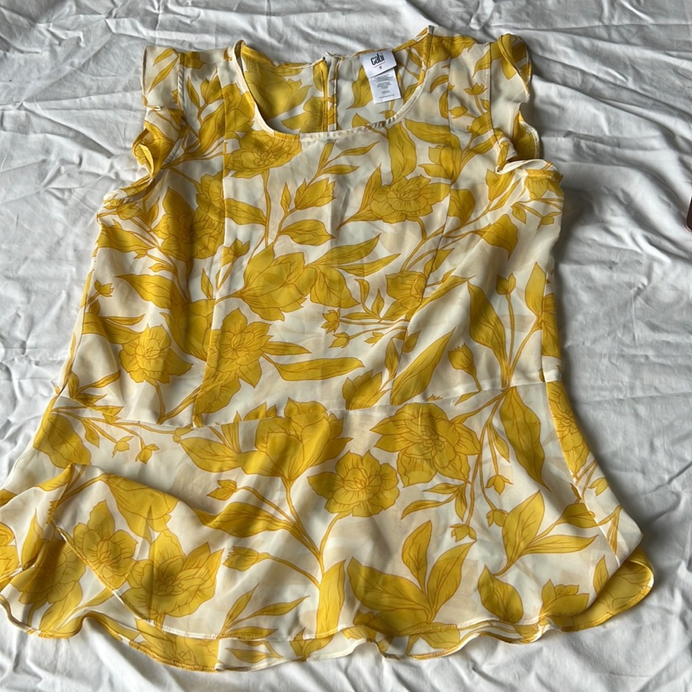 Cabi sunrise yellow floral top size small